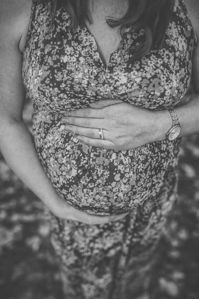 Moncton Maternity Photographer , Moncton newborn photographer , moncton maternity photography ,  moncton newborn photography , maternity session , maternity portraits , natural light maternity , expecting , 